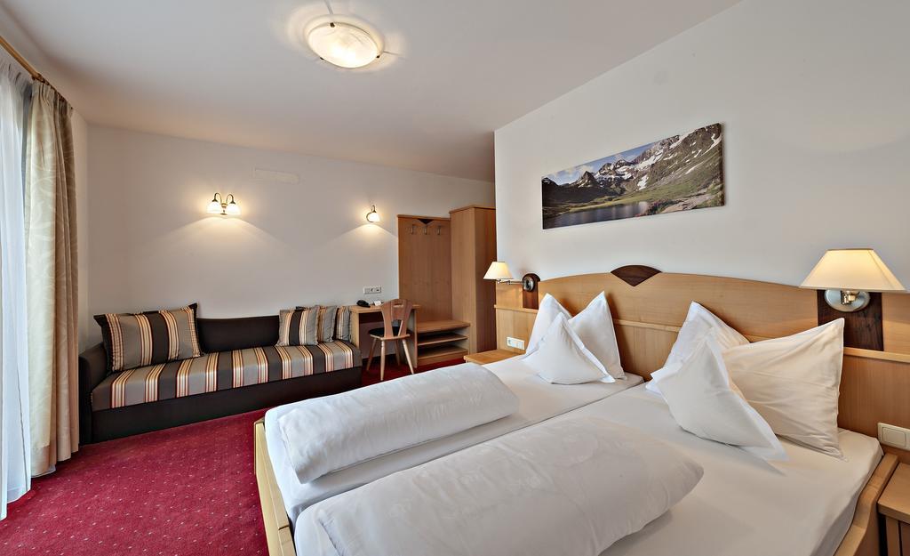 Hotel Pfandleralm San Martino In Passiria  Pokoj fotografie
